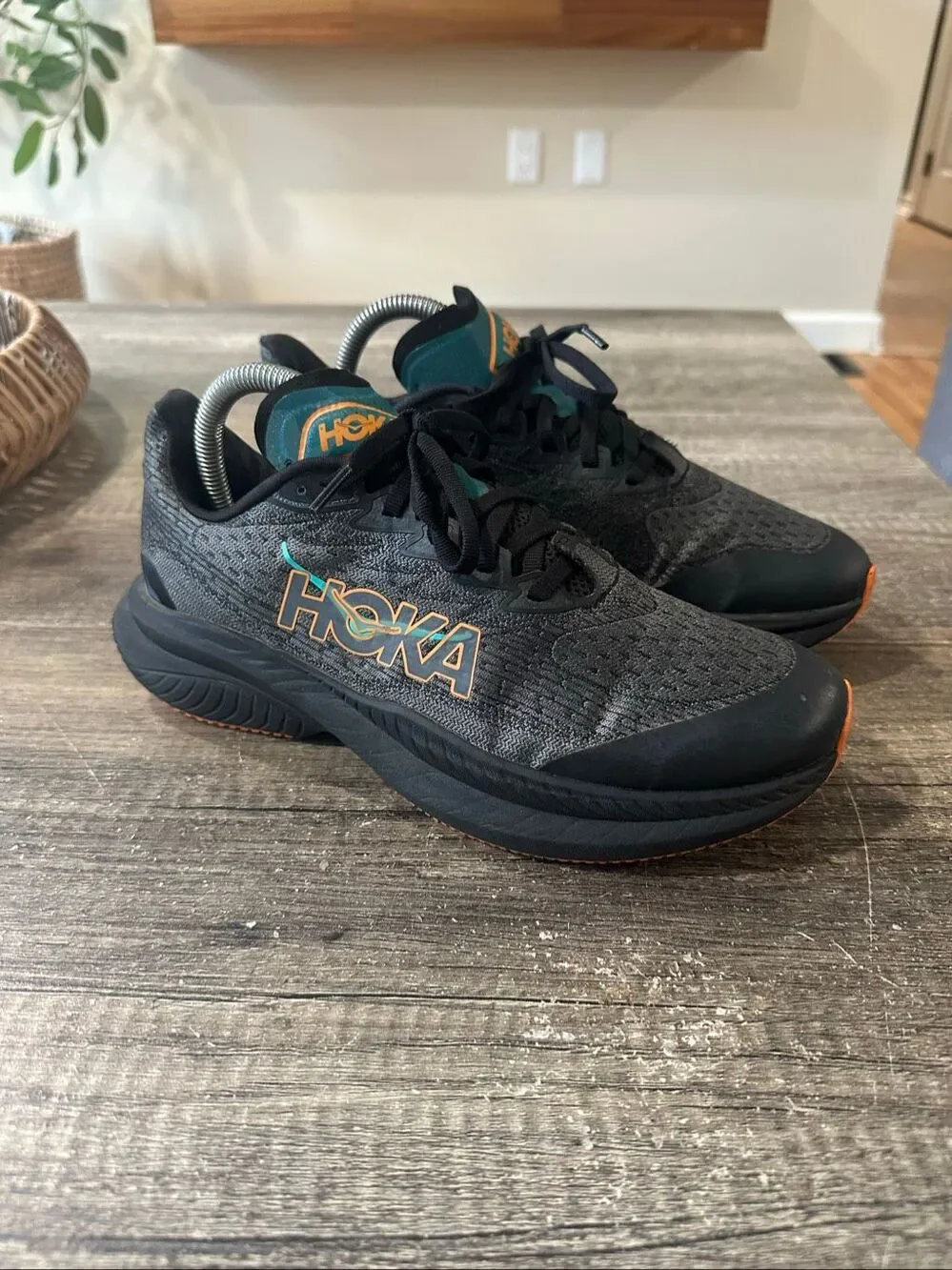 Hoka Mach 6 Sneakers Gray Youth 6.5 / Women's 8